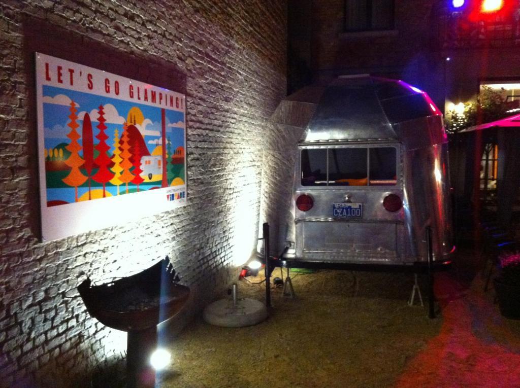 Vintage Airstream 3*